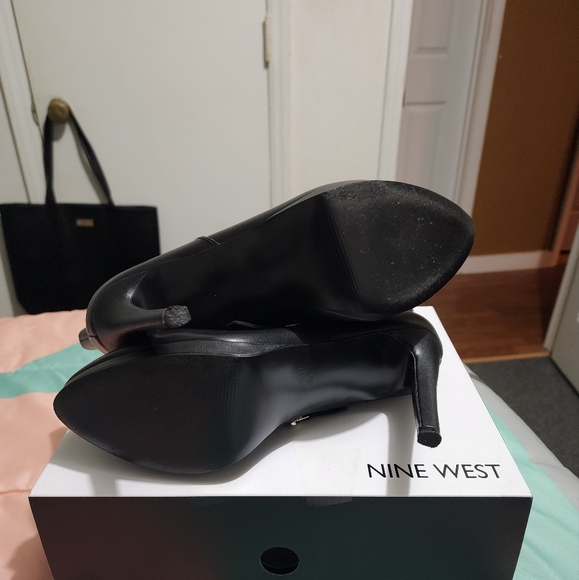 Nine West bootie - Picture 4 of 4